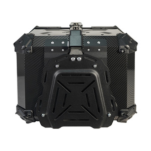 Boîte à bagages de <span class=keywords><strong>moto</strong></span> en alliage d'aluminium 45L-<span class=keywords><strong>3X</strong></span> avec motif en fibre de carbone, transfert d'eau, avec serrure et poignée noires (noir) - Product Image 6