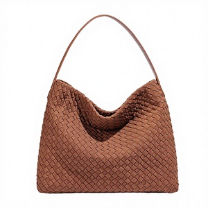 Colección Primavera 2025, Bolso Bandolera de Cuero Genuino Ligero y Moderno, Correa de Cadena de Algodón, Cierre de Cremallera, Capacidad de 2-2.9L - Product Image 3