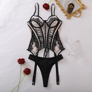 Ensemble de lingerie sexy pour femme, style INS, comprenant une lingerie teddy à armatures et <span class=keywords><strong>porte</strong></span>-jarretelles, en maille transparente, couleur chair, et un corset en dentelle. - Product Image 4