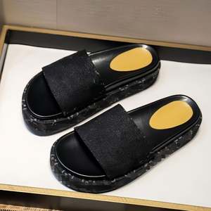 Sandales de luxe à plateforme creuse pour femmes, style décontracté et confortable pour la marche en extérieur - Product Image 3