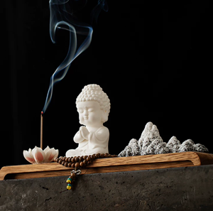 Estatua de Buda Pequeña Pintada a Mano en Porcelana Creativa, Adorno Decorativo de Estilo Chino para Mesa de Café Zen - Product Image 2