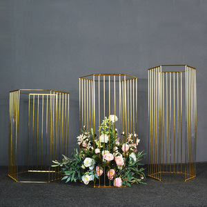 Nicro matrimonio evento lusso oro matrimonio cilindro piedistallo visualizzazione torta <span class=keywords><strong>Stand</strong></span> tavolo intagliato telaio in rete <span class=keywords><strong>Stand</strong></span> forniture per feste - Product Image 6