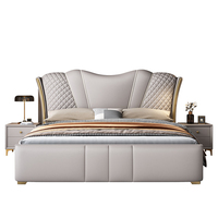 Lit capitonné moderne en cuir de luxe italien avec rangement et éclairage LED, design ergonomique, idéal pour appartement, tailles Queen et King