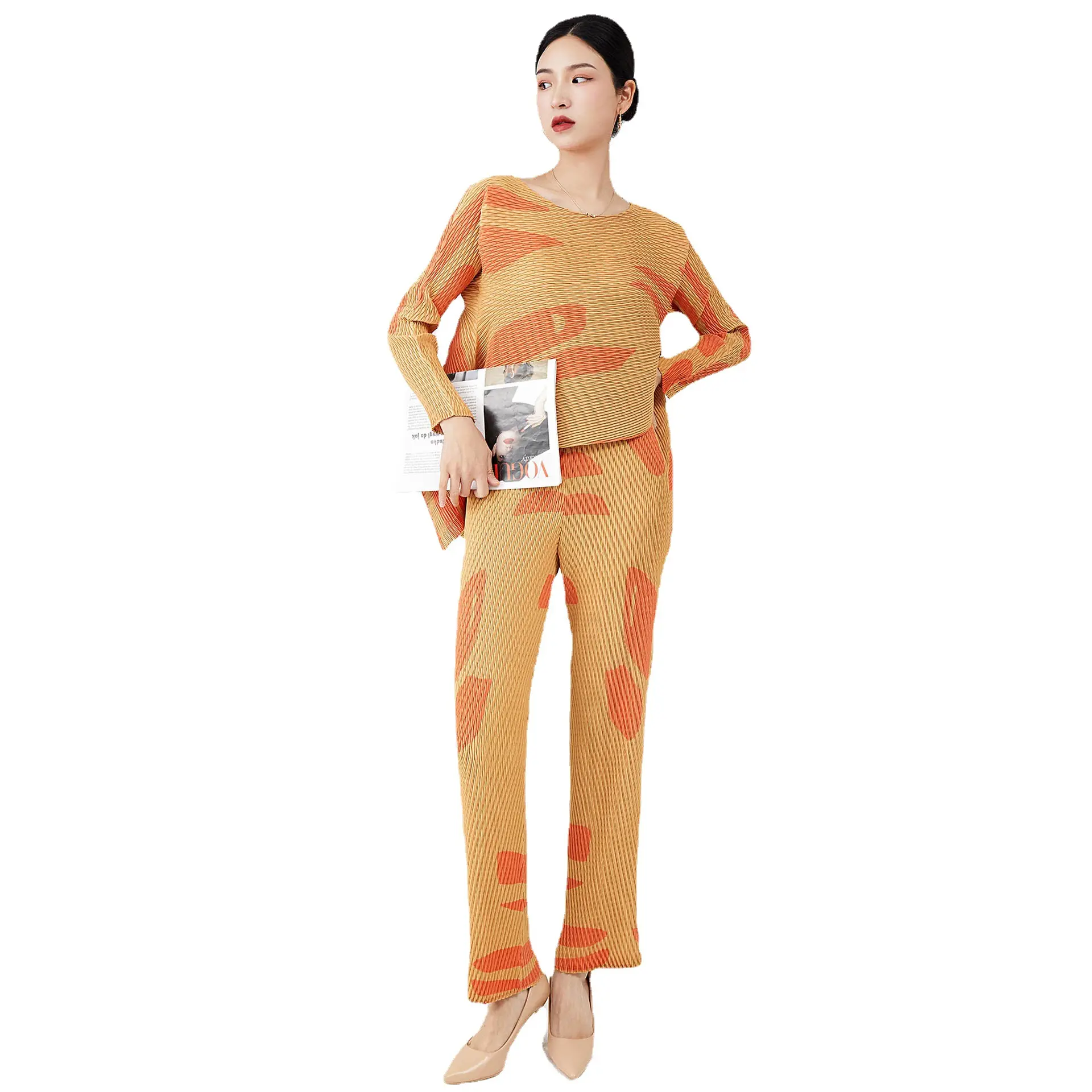Fold fashion suit women's 2023 spring irregular print design T-shirt top straight leg pants two-piece set
