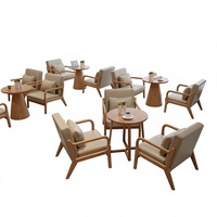 Combinaison Table et Chaises Commerciales 4 Personnes en Bois Massif Style Moderne Personnalisable pour Cafés, Bars, Gîtes et Salons de Thé