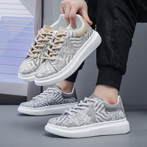 Nouvelles chaussures décontractées pour femmes, chaussures de sport pour hommes, respirantes et tendance, style polyvalent, chaussures de marche et de course pour hommes - Product Image 3