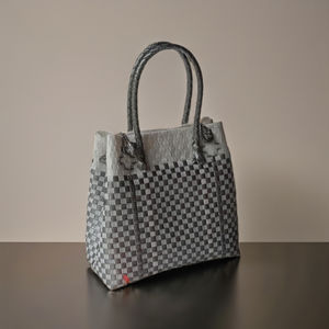 Bolso de compras de hombro de plástico reciclado respetuoso con el medio ambiente hecho a mano para mujer, diseño personalizado, Sembagi, XL, gris - Product Image 2