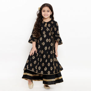 Nouveautés : Vêtements traditionnels pour enfants d'Inde, vêtements pour filles en ligne, Kurta rayé noir élégant avec palazzos - Product Image 1