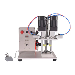 Máquina semiautomática de escritorio para cerrar tapas de rosca, goteros, bombas y botellas, para desinfectantes, detergentes y productos de limpieza, con boquilla tipo pico de pato. - Product Image 2