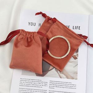 Sac à cordon en velours épais orange-rouge, pochette cadeau en flanelle douce pour bijoux, cosmétiques, cadeaux de mariage, taille/logo personnalisés - Product Image 2