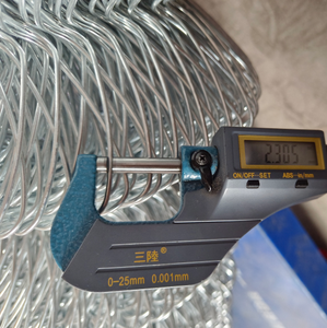 Sinh thái thân thiện tùy chỉnh mạ kẽm 6x12 Chuỗi liên kết hàng rào tấm Cyclone dây lưới sử dụng Chuỗi liên kết hàng rào để bán - Product Image 2