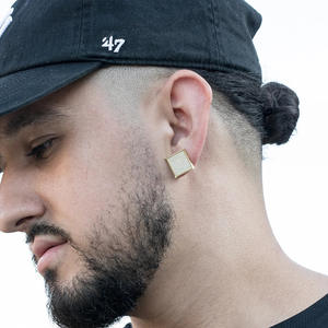 Pendientes cuadrados chapados en oro con micro pavé de circonita redonda para mujer, joyería de moda para fiestas, diseño geométrico moderno - Product Image 5