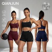 Ensemble de sport 2 pièces pour femme avec bretelles contrastées, soutien-gorge de sport dos nageur et short cycliste taille haute, idéal pour le yoga et la gym