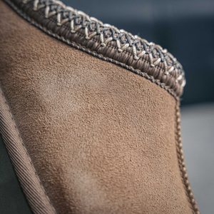 Bottes d'hiver en fourrure de daim satiné classiques pour femmes 2026, design sportif décontracté pour l'intérieur et l'extérieur, semelle intérieure de haute qualité, vente en gros - Product Image 4