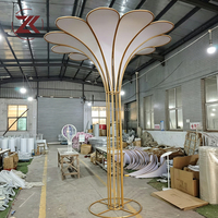 ZKAI Pabrik Langsung LED Flower Stand Custom Mewah Pilar Teratai Akrilik Bercahaya untuk Aula Pernikahan