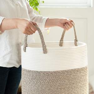 <span class=keywords><strong>Panier</strong></span> de <span class=keywords><strong>rangement</strong></span> en tissu pliable écologique fait à la main Poignées en bois Design moderne pour les jouets Vêtements de bébé <span class=keywords><strong>Suspendu</strong></span> Multifonctionnel - Product Image 6
