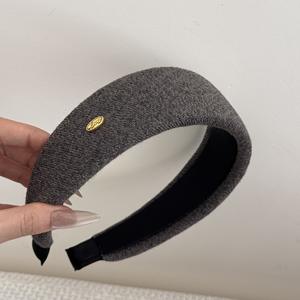 Bandeau large en tissu tricoté avec étiquette dorée, style coréen automne/hiver, 14 cm, pour femme, idéal pour les fêtes et le quotidien - Product Image 6