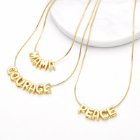 Nouveauté : Collier en chaîne serpent plaqué or 18 carats avec mini pendentif lettre initiale alphabet pour femme