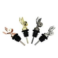 Accessoires de bar de luxe de haute qualité, verseur conique en acier inoxydable pour bouteille de liqueur avec bouchon anti-poussière en caoutchouc