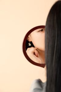 Pendientes colgantes <span class=keywords><strong>de</strong></span> loto fino hechos a mano <span class=keywords><strong>de</strong></span> cerámica con <span class=keywords><strong>perlas</strong></span> <span class=keywords><strong>de</strong></span> agua dulce 925 ganchos <span class=keywords><strong>de</strong></span> plata diseño elegante - Product Image 4