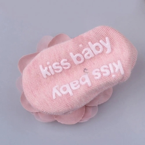 Compra a granel Lovely Pearl Bows Baby Headband <span class=keywords><strong>Calcetines</strong></span> Set Antideslizante Calcetín de algodón Encaje Flor Recién nacido Banda para el cabello Turbante Girl Hair - Product Image 4