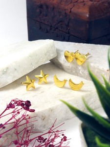 Pendientes de Diseño con Baño de Oro de 24K, Anti-deslustre, con Forma de Corazón, Estrella y Luna, Estilo Oro Fundido, para Uso Diario - Product Image 5