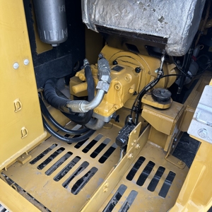 รถขุด Caterpillar 305.5 มือสอง 5 ตัน รุ่น CAT305.5E2 ชั่วโมงการทำงานต่ำ ขายราคาถูก อะไหล่สำคัญ มอเตอร์ เครื่องยนต์ - Product Image 3