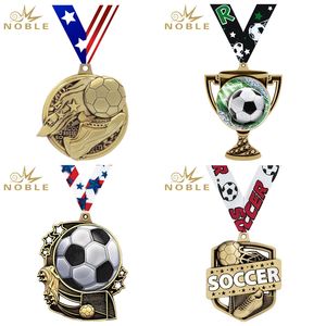 Coupe d'Europe Médailles d'or de football personnalisées en métal - Product Image 1