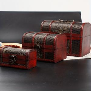 Casse del Tesoro Pirata all'Ingrosso, Scatole in Legno Antiche Fatte a Mano con Serratura in Vendita - Product Image 1