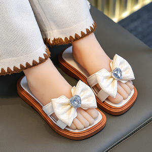 Pantoufles pour enfants été enfant filles pantoufles d'extérieur avec nœud PVC antidérapant bout ouvert semelle plate pantoufles filles chaussures de plage - Product Image 5