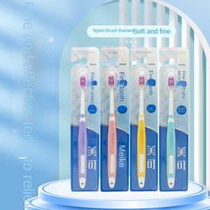 Petite <span class=keywords><strong>brosse</strong></span> à dents à cheveux doux avec manche en plastique pour le nettoyage des dents fines pour adultes et couples à usage domestique - Product Image 1