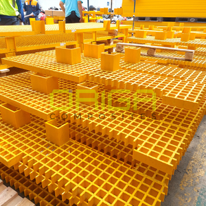 Rejilla de FRP MG Mini Mesh T38, diseñada para condiciones extremas, ofrece un piso industrial duradero y antideslizante. - Product Image 6