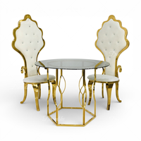 Table à gâteau de mariage moderne haut de gamme, durable et onirique, en acier inoxydable doré avec plateau en verre, mobilier d'hôtel pour présentation de desserts de mariage