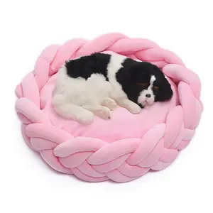 Hochwertige handgemachte Baumwoll röhre Geflochtenes Hunde bett Runder Hunde korb Chunky Knit Knotted Pet Bed Gemütliche Arm Strick matte für Hunde & Katze