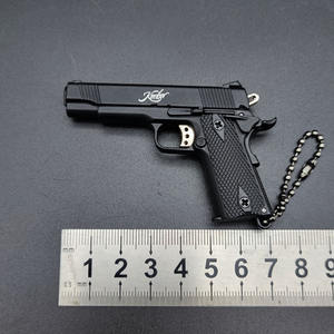 Vendita Diretta dalla Fabbrica: Portachiavi Miniatura Kimber 1911 1:3, Regalo, Giocattolo, Modello a Forma di Pistola in Metallo - Product Image 4