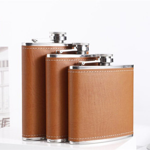 Coffret Cadeau Gourde à Whisky Personnalisée en Acier Inoxydable Métallique de 6oz, 7oz, 8oz, Enveloppée de Cuir, avec Entonnoir et Tasses - Product Image 5