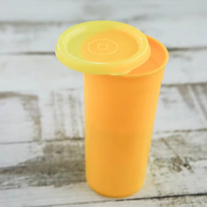 Gobelet en plastique PP sans BPA avec couvercle hermétique sécurisé, durable et réutilisable, pour boissons froides et stockage alimentaire, blanc - Product Image 1