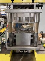 Presse à poinçonner pneumatique CNC haute vitesse DADI APA-80T 80T avec haute sécurité pour les contenants de repas en aluminium