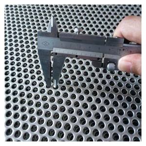 แผ่นโลหะสังกะสีอัลลอยด์สีดำเจาะรูขนาด2มม. 3มม. ขนาด5มม. 0.8มม. - Product Image 1