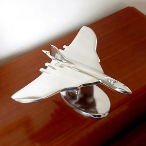 Vulcan Inspiring Art Deco Style Aluminium Plane Sculpture Métal Artisanat Ornement pour la Décoration Intérieure Cadeau pour Avion - Product Image 1