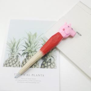 Stylo en bois sculpté à l'encre gel, motifs animaux (Girafe, Loup, Lion, Perroquet, Cheval) et plantes, fait main, mignon et original - Product Image 5