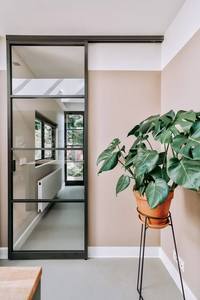 Cửa ẩn không nhìn thấy - Thiết kế nổi với khung thép & kính cường lực cho nội thất nhà ở & văn phòng - Product Image 2