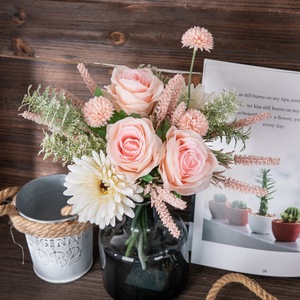 Bouquet de roses artificielles Ijuin CF01201, décoration de mariage et de maison, arrangement floral à tenir en main - Product Image 1