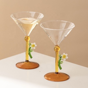 Copas de Vino y Cóctel de Vidrio de Borosilicato Alto con Tallo Largo, Diseño 3D de Pequeña Flor Margarita, para Fiestas, Hogar, <span class=keywords><strong>Bar</strong></span>, Té, Zumo y Champaña - Product Image 3