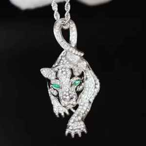 Pendentif Panthère de Luxe Hip Hop Moissanite Iced Out Yeux Verts Design Unique Breloque Collier pour Cadeau de Fête - Product Image 1