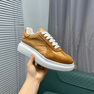 รองเท้าผ้าใบลำลองแบบแพลตฟอร์มหนังกลับ Alexander Brown รุ่น Mc. รองเท้าเดินน้ำหนักเบาแบบผูกเชือก พื้นหนา หน้าผ้าหนังกลับ รุ่นควีน - Product Image 1