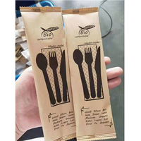 Machine d'emballage de vaisselle à grande vitesse pour les ensembles de couverts en plastique et en bois, les serviettes en papier et les emballages individuels pour restaurants