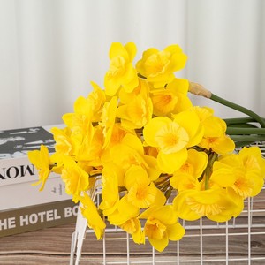 Bouquet de narcisses artificiels Wen Hope, fleurs en soie PU jaunes pour la décoration de la maison et des mariages - Product Image 3
