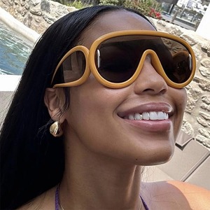 Lunettes de soleil à monture large et futuriste punk hip-hop d'extérieur à monture large de vente à la mode - Product Image 3