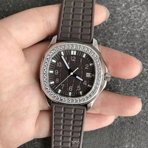 Reloj de Cuarzo para Mujer, Diseño de Marca 2025, Lujoso, Blanco, Minimalista, Deportivo, con Caja de Acero Inoxidable, Resistente al Agua, con Correa de Goma - Product Image 4